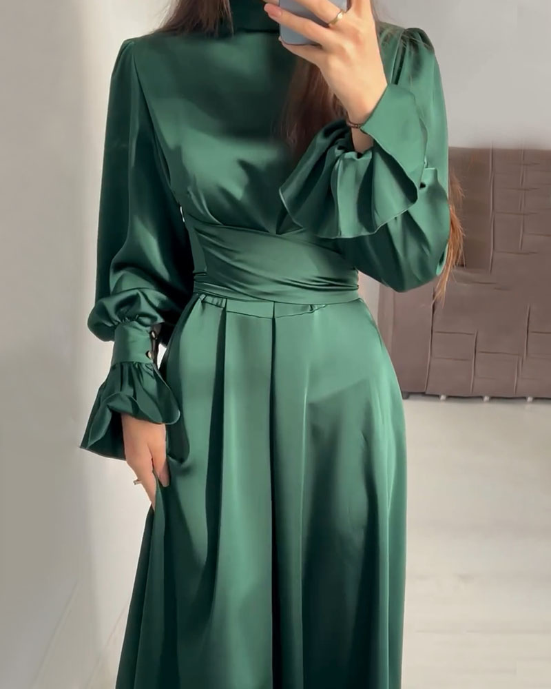 Amaranta | Emerald Satin Maxi Dress