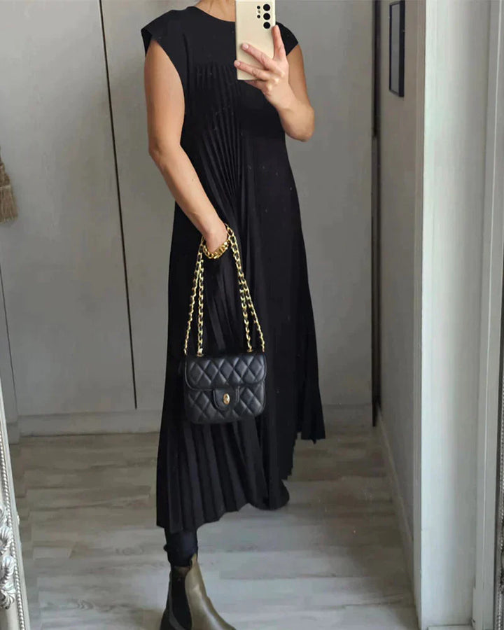 Lucilla | Pleated Black Midi Dress